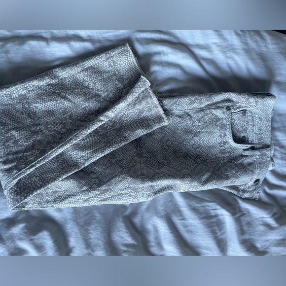 Aritzia Denim Forum Lola high crop in snake print - Picture 3 of 6